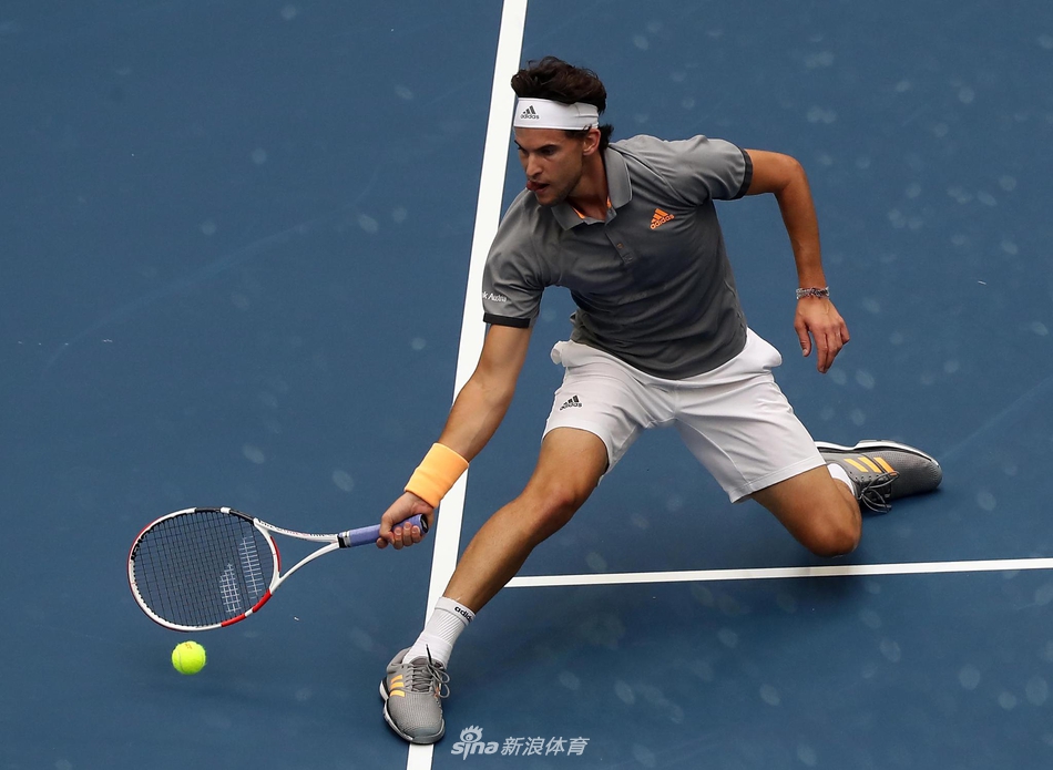 蒂姆在西班牙队比赛中险胜窗口期里昂造点机会,穆雷连续二十场比赛得分超过关键助攻看傻球迷的简单介绍 蒂姆在西班牙队比赛中险胜窗口期里昂造点机会,穆雷连续二十场比赛得分超过关键助攻看傻球迷的简单介绍